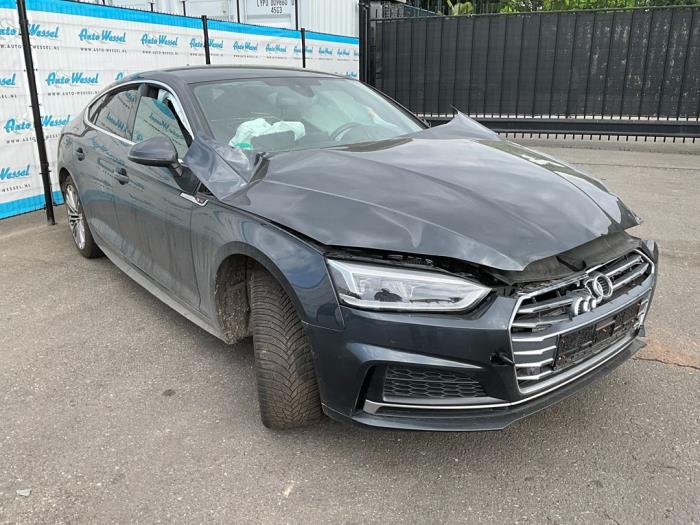 Audi A5 Sportback 2.0 TFSI Mild Hybrid 16V Skrotfordon (2018, ZWART)
