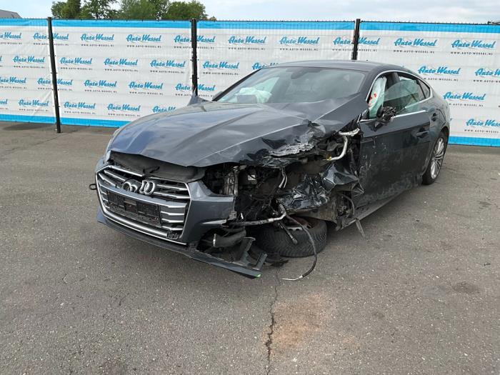 Audi A5 Sportback 2.0 TFSI Mild Hybrid 16V Skrotfordon (2018, ZWART)