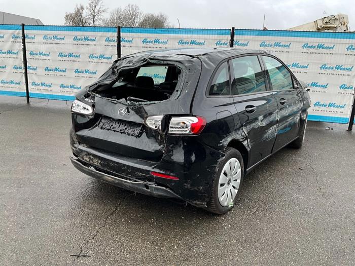 Mercedes B 1.3 B-250 e Turbo 16V Samochód złomowany (2022)