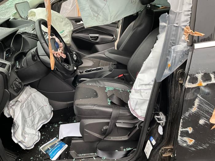 Ford Kuga II 2.0 TDCi 16V 150 4x4 Sloopvoertuig (2015)