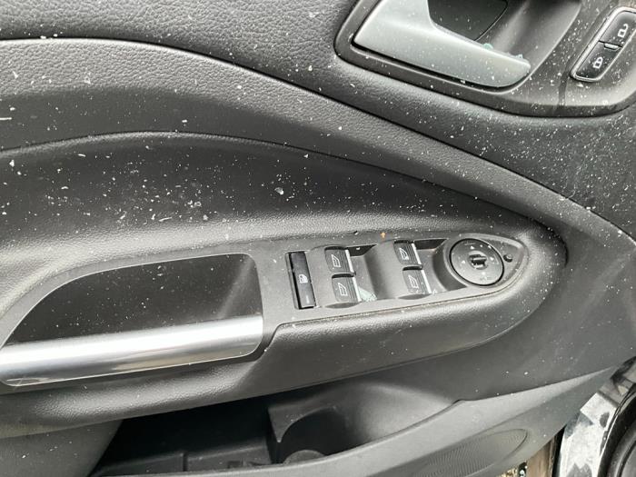 Ford Kuga II 2.0 TDCi 16V 150 4x4 Sloopvoertuig (2015)