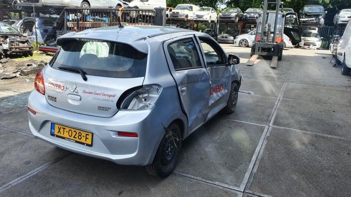 Mitsubishi Space Star 1.0 12V Skrotfordon (2019, METALLIC GRIJS)