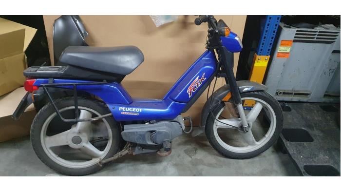 Peugeot BR. Fox Moped (Skadat fordon, 2005, NIET VAN TOEPASSING)