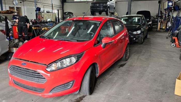 Ford Fiesta 6 1.0 EcoBoost 12V 100 Sloopvoertuig (2015, Rood)