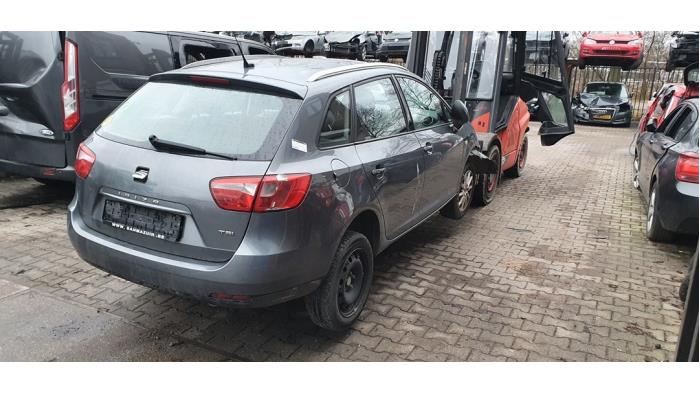 Seat Ibiza ST 1.0 EcoTSI 12V Skrotfordon (2016, METALLIC GRIJS)