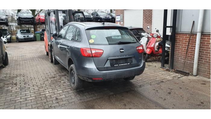 Seat Ibiza ST 1.0 EcoTSI 12V Skrotfordon (2016, METALLIC GRIJS)