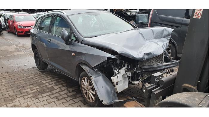 Seat Ibiza ST 1.0 EcoTSI 12V Skrotfordon (2016, METALLIC GRIJS)