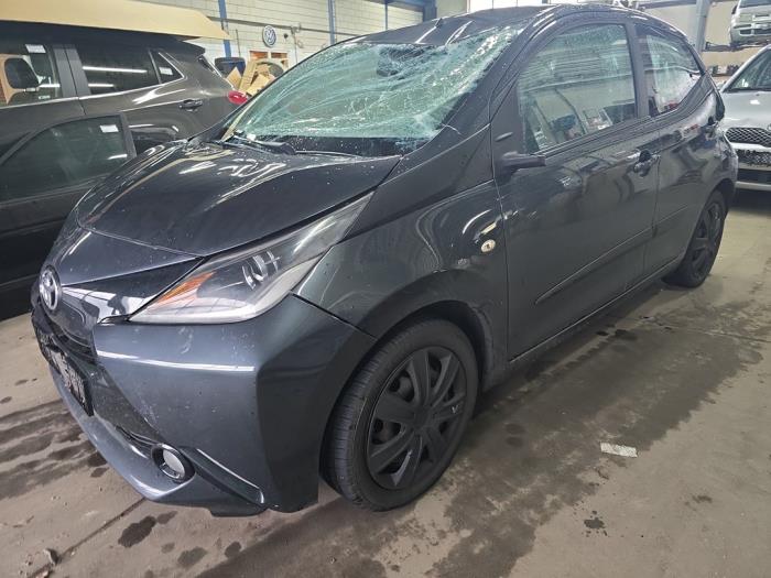 Toyota Aygo 1.0 12V VVT-i Sloopvoertuig (2016, Metallic, Muisgrijs)