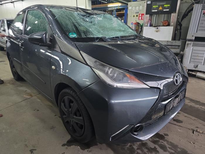 Toyota Aygo 1.0 12V VVT-i Sloopvoertuig (2016, Metallic, Muisgrijs)