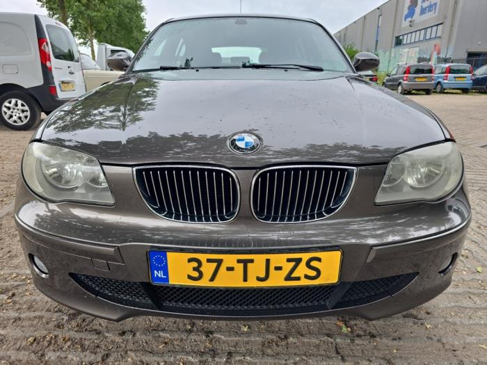 BMW 1 serie 116i 1.6 16V Samochód uszkodzony (2006, Brazowy)