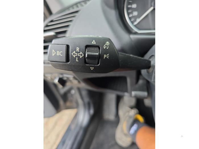 BMW 1 serie 116i 1.6 16V Samochód uszkodzony (2006, Brazowy)