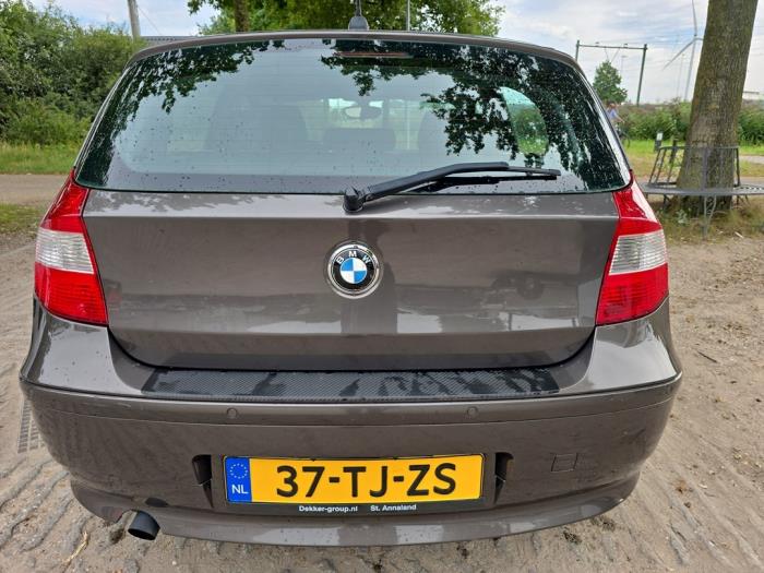 BMW 1 serie 116i 1.6 16V Samochód uszkodzony (2006, Brazowy)