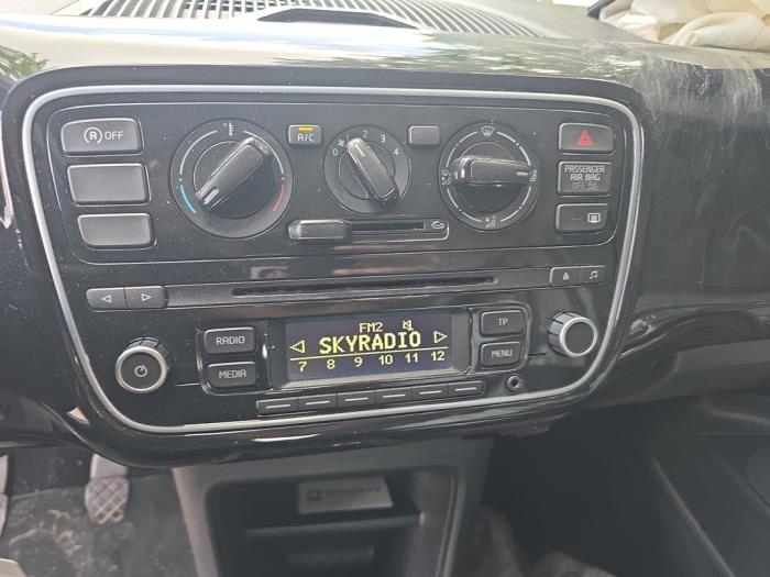 Volkswagen Up! 1.0 12V 60 Skrotfordon (2014, METALLIC GRIJS)