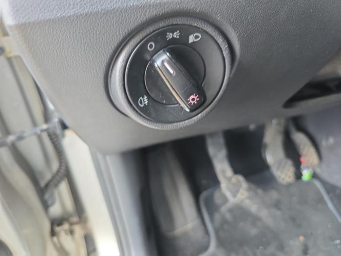 Volkswagen Up! 1.0 12V 60 Skrotfordon (2014, METALLIC GRIJS)