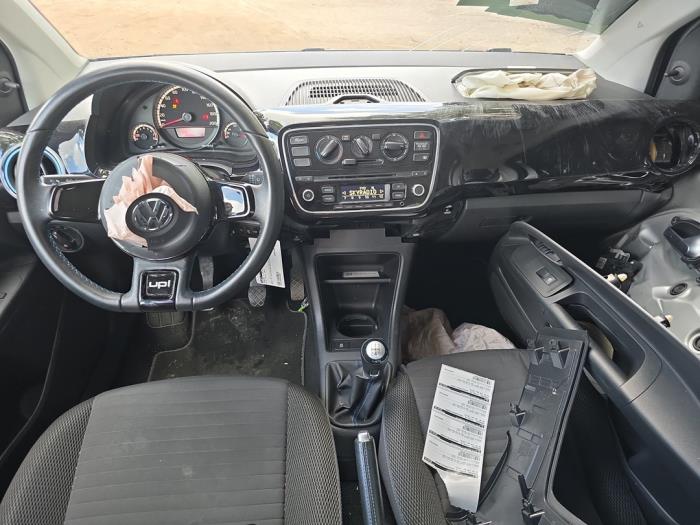 Volkswagen Up! 1.0 12V 60 Skrotfordon (2014, METALLIC GRIJS)