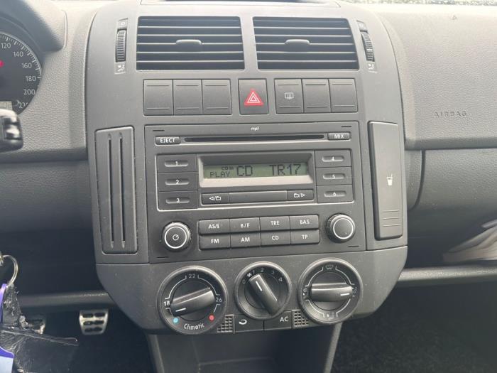 Volkswagen Polo IV 1.6 16V Schadevoertuig (2007, Zwart)