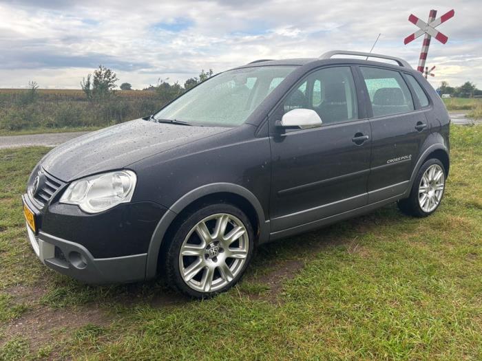 Volkswagen Polo IV 1.6 16V Schadevoertuig (2007, Zwart)