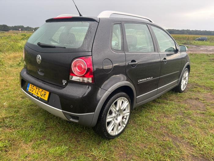 Volkswagen Polo IV 1.6 16V Schadevoertuig (2007, Zwart)