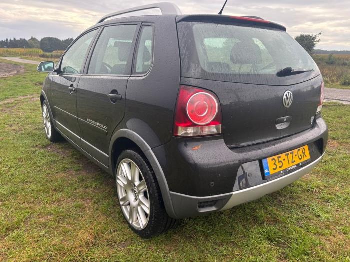 Volkswagen Polo IV 1.6 16V Schadevoertuig (2007, Zwart)