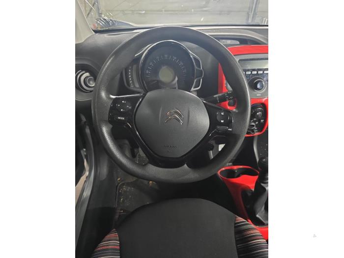 Citroen C1 1.2 PureTech 82 12V Schadevoertuig (2015, Metallic, Zilvergrijs)