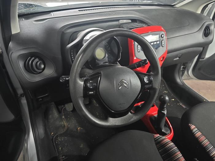 Citroen C1 1.2 PureTech 82 12V Schadevoertuig (2015, Metallic, Zilvergrijs)