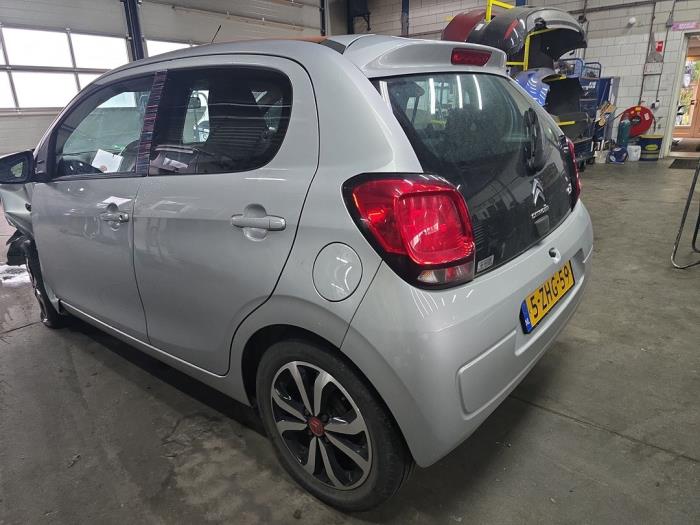 Citroen C1 1.2 PureTech 82 12V Schadevoertuig (2015, Metallic, Zilvergrijs)