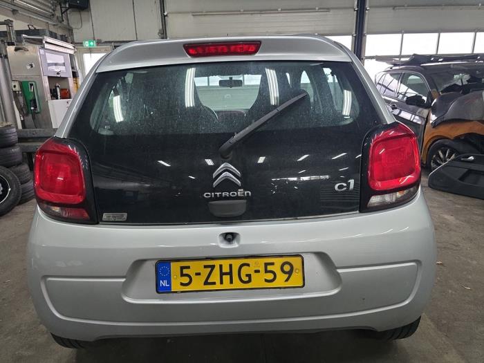 Citroen C1 1.2 PureTech 82 12V Schadevoertuig (2015, Metallic, Zilvergrijs)