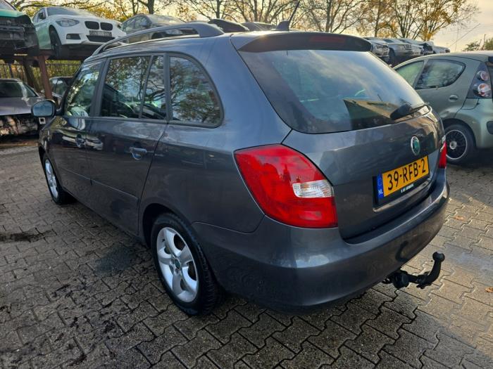 Skoda Fabia II Combi 1.2 TDI 12V Greenline Schadevoertuig (2011, Grijs)