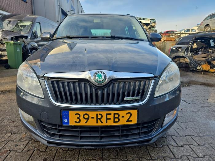 Skoda Fabia II Combi 1.2 TDI 12V Greenline Schadevoertuig (2011, Grijs)