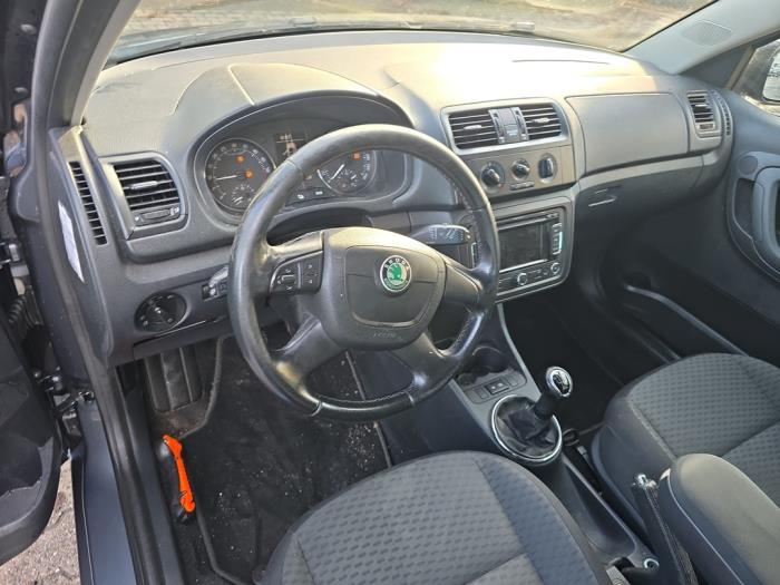Skoda Fabia II Combi 1.2 TDI 12V Greenline Schadevoertuig (2011, Grijs)