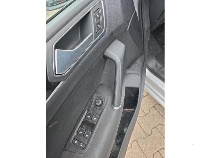 Volkswagen Touran 2.0 TDI 190 Samochód złomowany (2018, Srebrny)