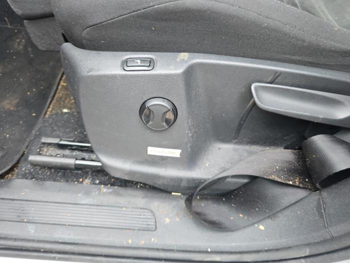 Volkswagen Touran 2.0 TDI 190 Samochód złomowany (2018, Srebrny)