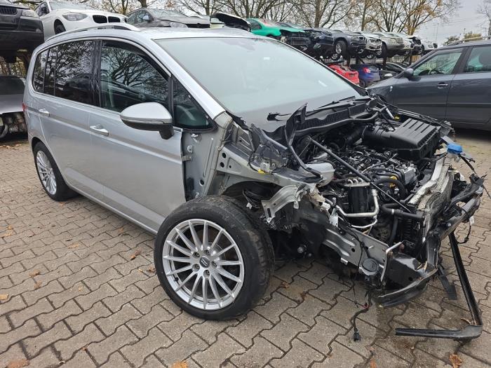 Volkswagen Touran 2.0 TDI 190 Samochód złomowany (2018, Srebrny)