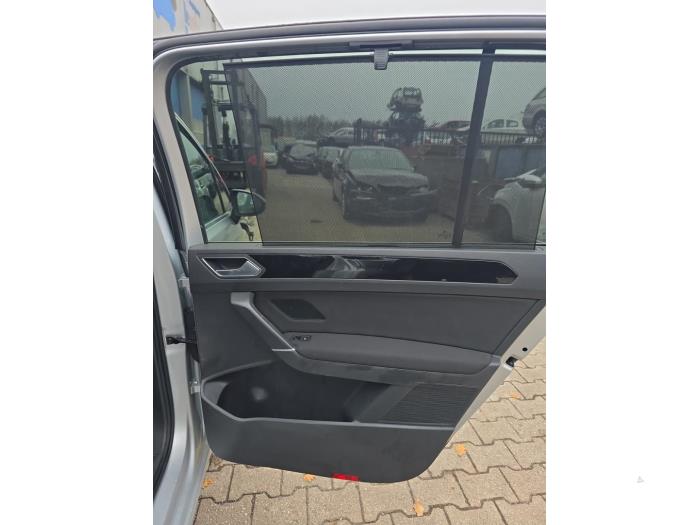 Volkswagen Touran 2.0 TDI 190 Samochód złomowany (2018, Srebrny)