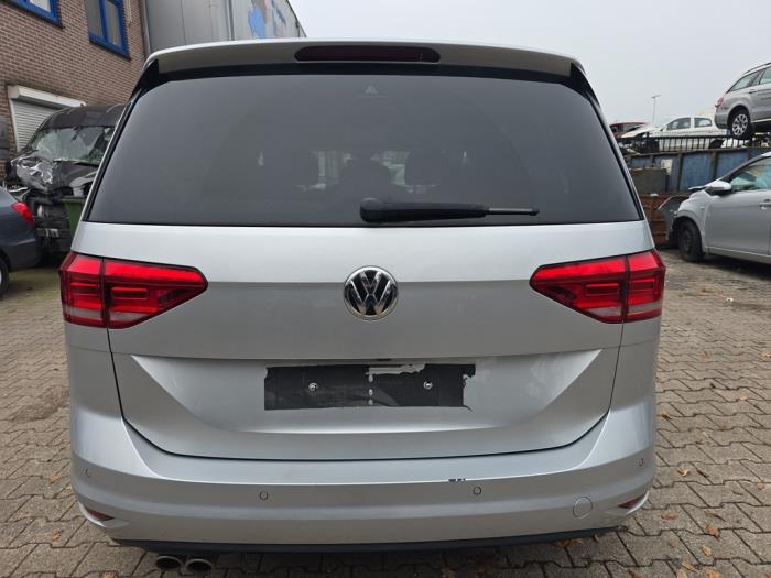 Volkswagen Touran 2.0 TDI 190 Samochód złomowany (2018, Srebrny)
