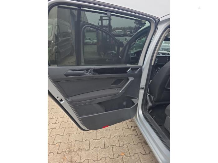 Volkswagen Touran 2.0 TDI 190 Samochód złomowany (2018, Srebrny)