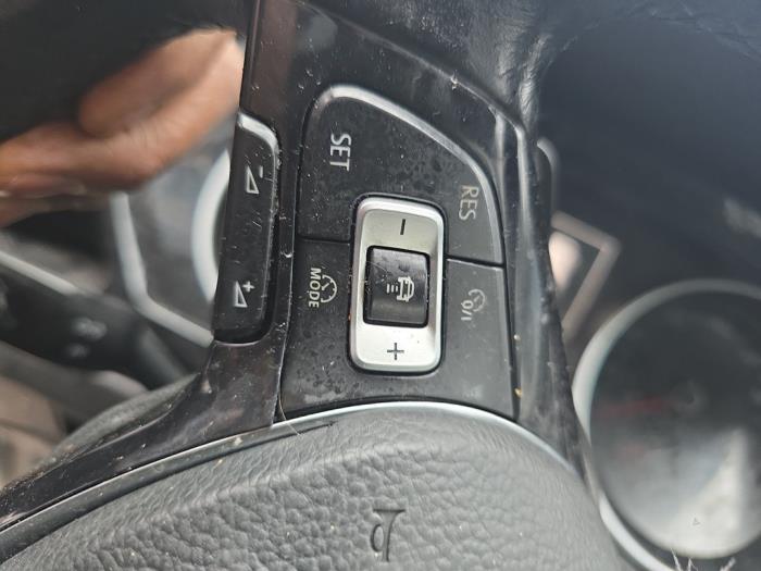 Volkswagen Touran 2.0 TDI 190 Samochód złomowany (2018, Srebrny)