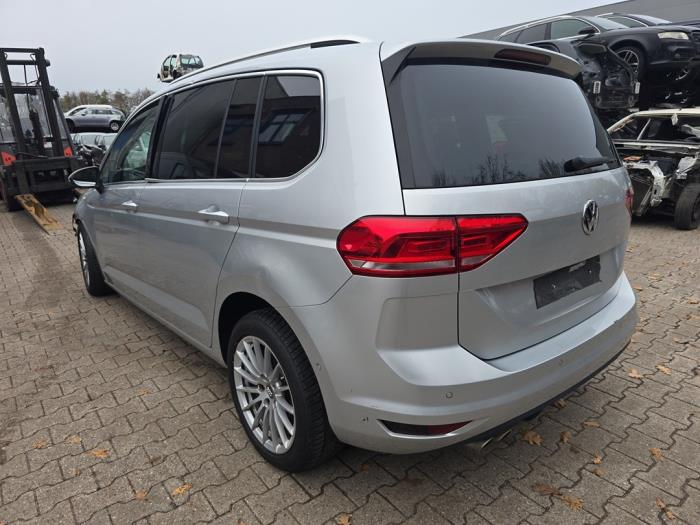 Volkswagen Touran 2.0 TDI 190 Samochód złomowany (2018, Srebrny)