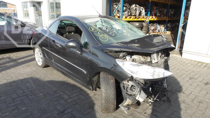 Peugeot 207 CC 1.6 16V Skrotfordon (2012, ZWART)