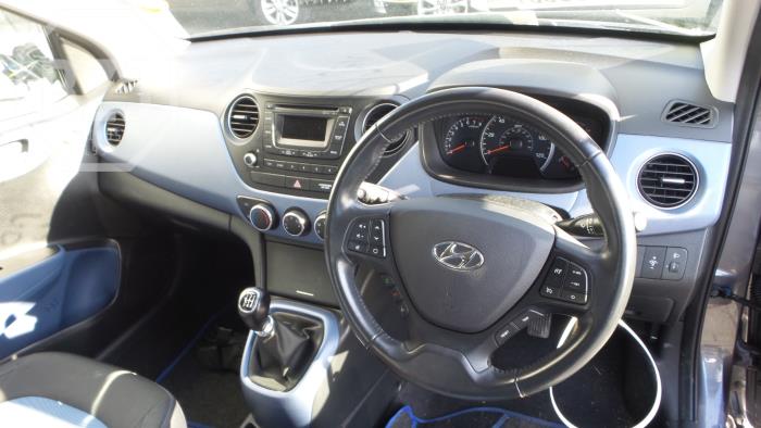 Hyundai i10 1.2 16V Sloopvoertuig (2014, Grijs)