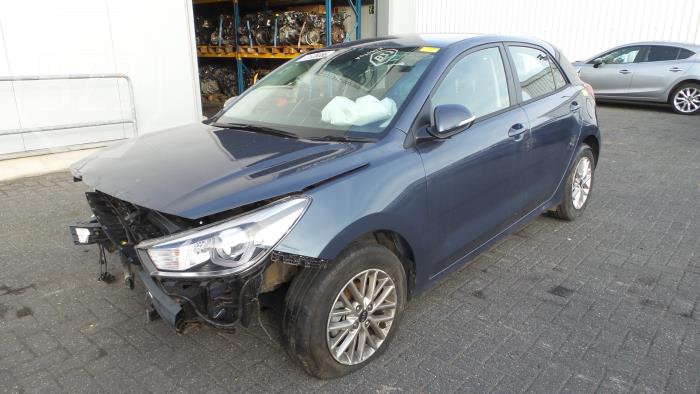 Kia Rio IV 1.4 MPI Autom. 16V Samochód złomowany (2018, Niebieski)
