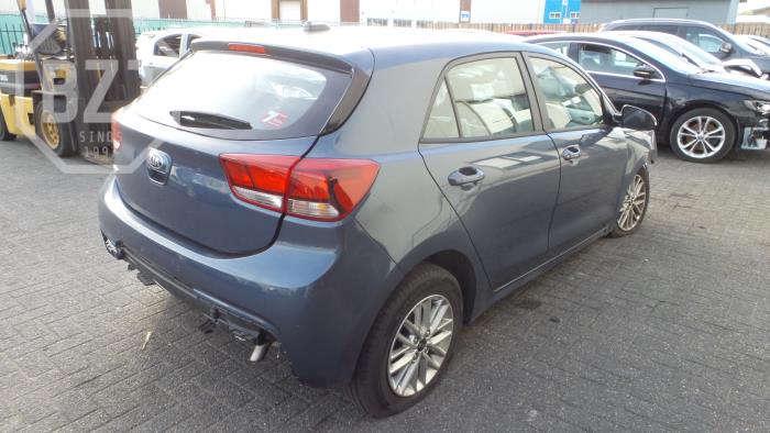 Kia Rio IV 1.4 MPI Autom. 16V Samochód złomowany (2018, Niebieski)