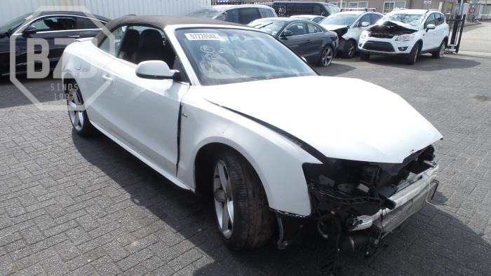 Audi A5 Skrotfordon (2012, WIT)
