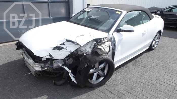 Audi A5 Skrotfordon (2012, WIT)