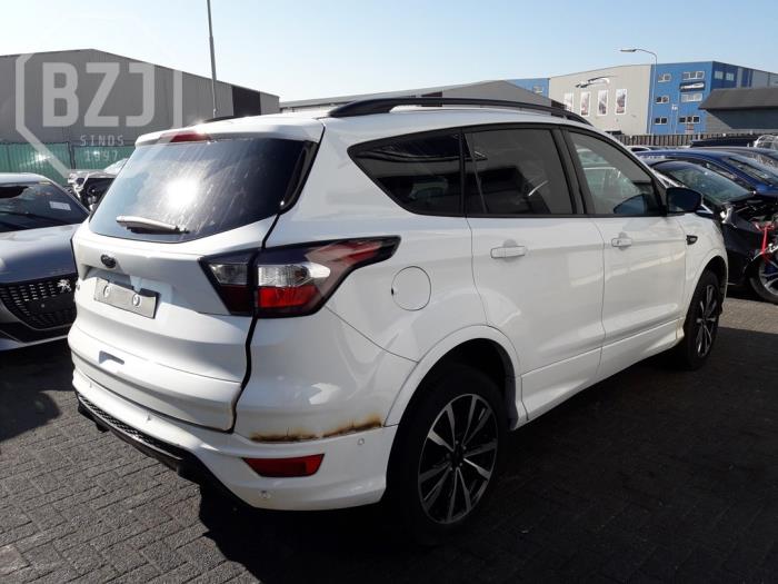 Ford Kuga II 1.5 EcoBoost 16V 4x4 Sloopvoertuig (2019, Wit)