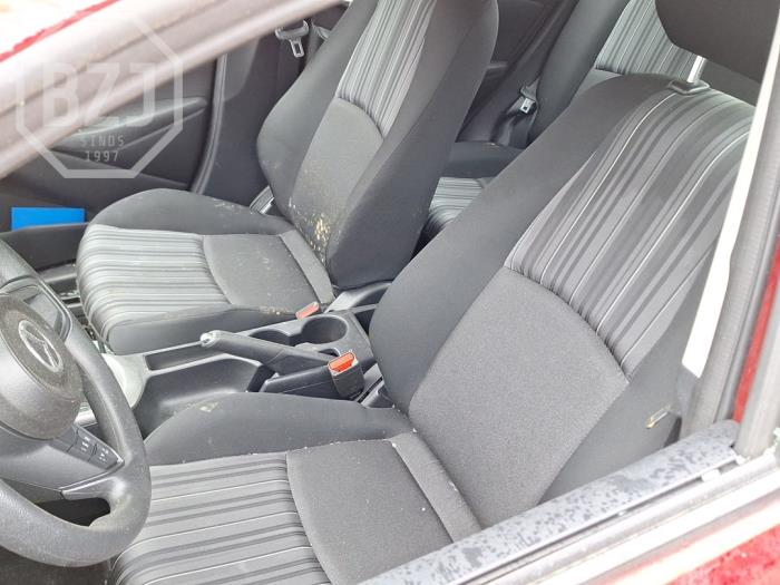 Mazda 2 1.5 SkyActiv-G 75 Skrotfordon (2020, METALLIC ROOD)