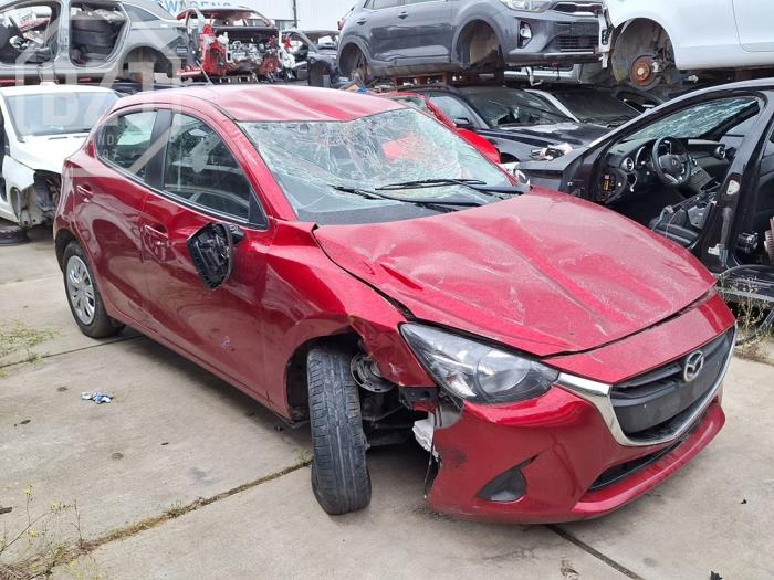 Mazda 2 1.5 SkyActiv-G 75 Skrotfordon (2020, METALLIC ROOD)