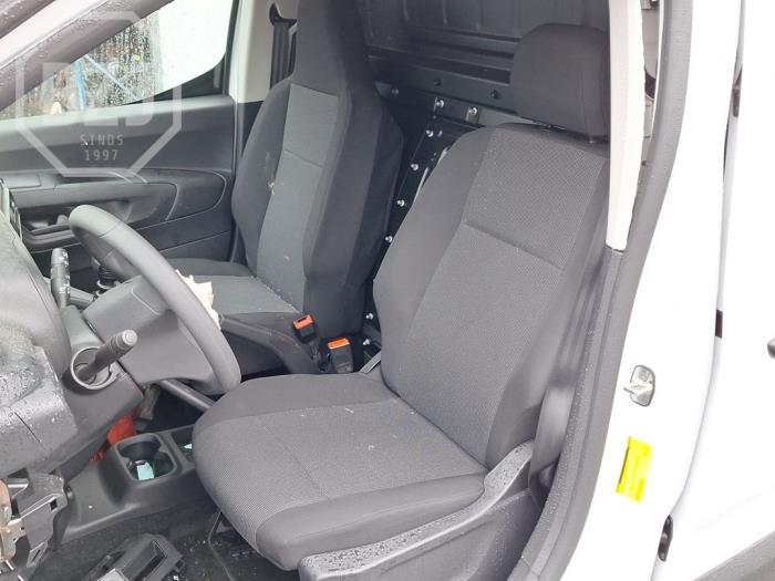 Opel Combo Cargo 1.2 110 Skrotfordon (2024, WIT)