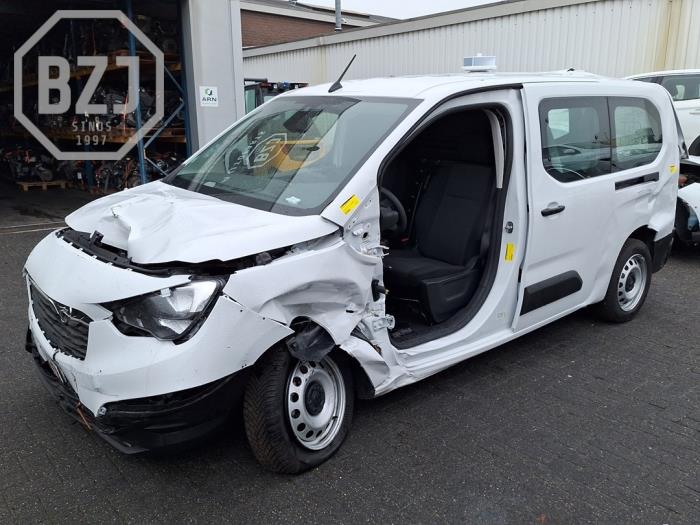 Opel Combo Cargo 1.2 110 Skrotfordon (2024, WIT)