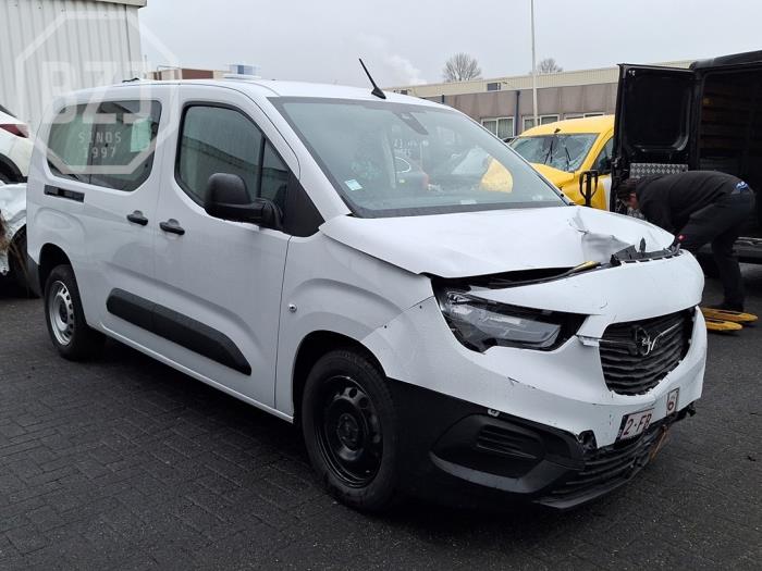 Opel Combo Cargo 1.2 110 Skrotfordon (2024, WIT)